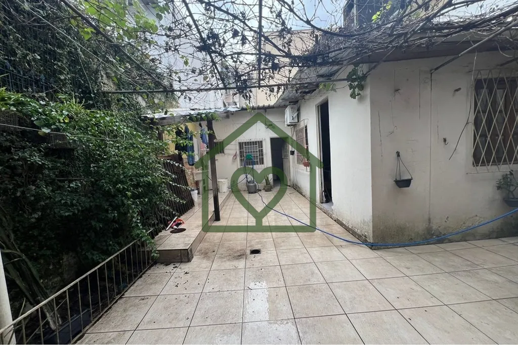 Imagem Descubra esta incrível oportunidade de adquirir sua nova casa em Porto Alegre, no charmoso bairro P...