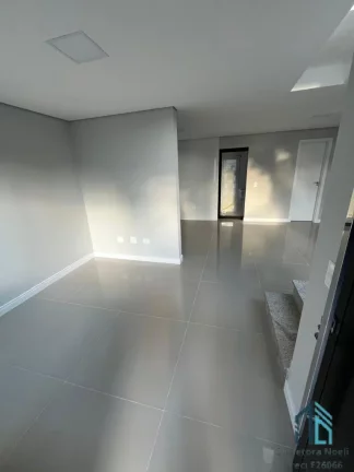 Imagem Sobrado com Ático e terraço, 03 quartos c/suíte em Condomínio no Uberaba em Curitiba PR