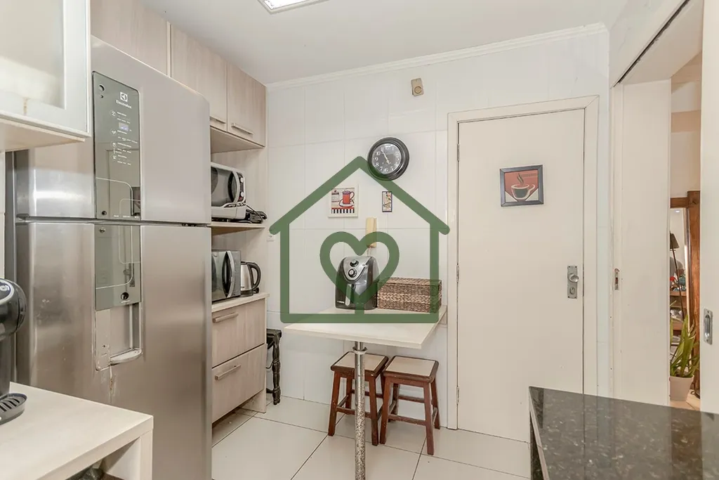Imagem Apartamento à venda no bairro Auxiliadora, Localizado na rua Silva Jardim, próximo da Av 24 de Out...