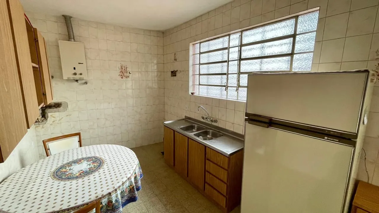Imagem Terreno em área nobre com casa averbada e árvores frutíferas