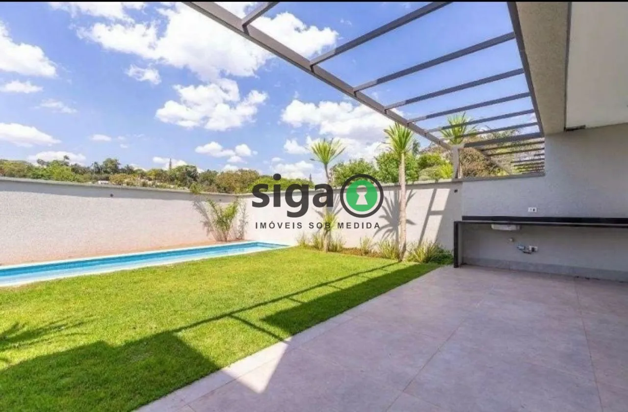 Imagem Casa em Condomínio Fechado com 4 Suítes, Piscina e Quintal Amplo