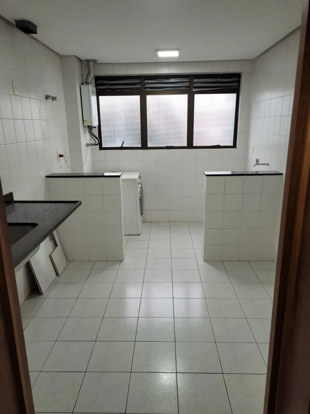 Apartamento de 3 quartos, suíte e 2 vagas de garagem no bairro Petrópolis em POA