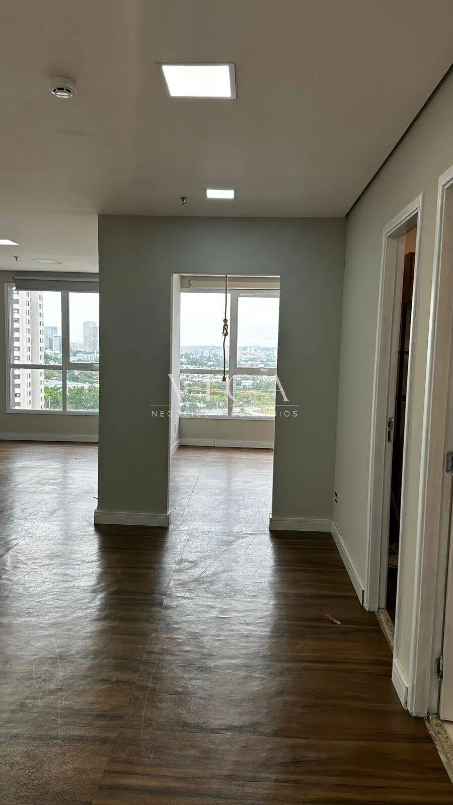 Imagem Sala Com 55m² para aluguel por R$ 4.000,00 - Alphaville/SP