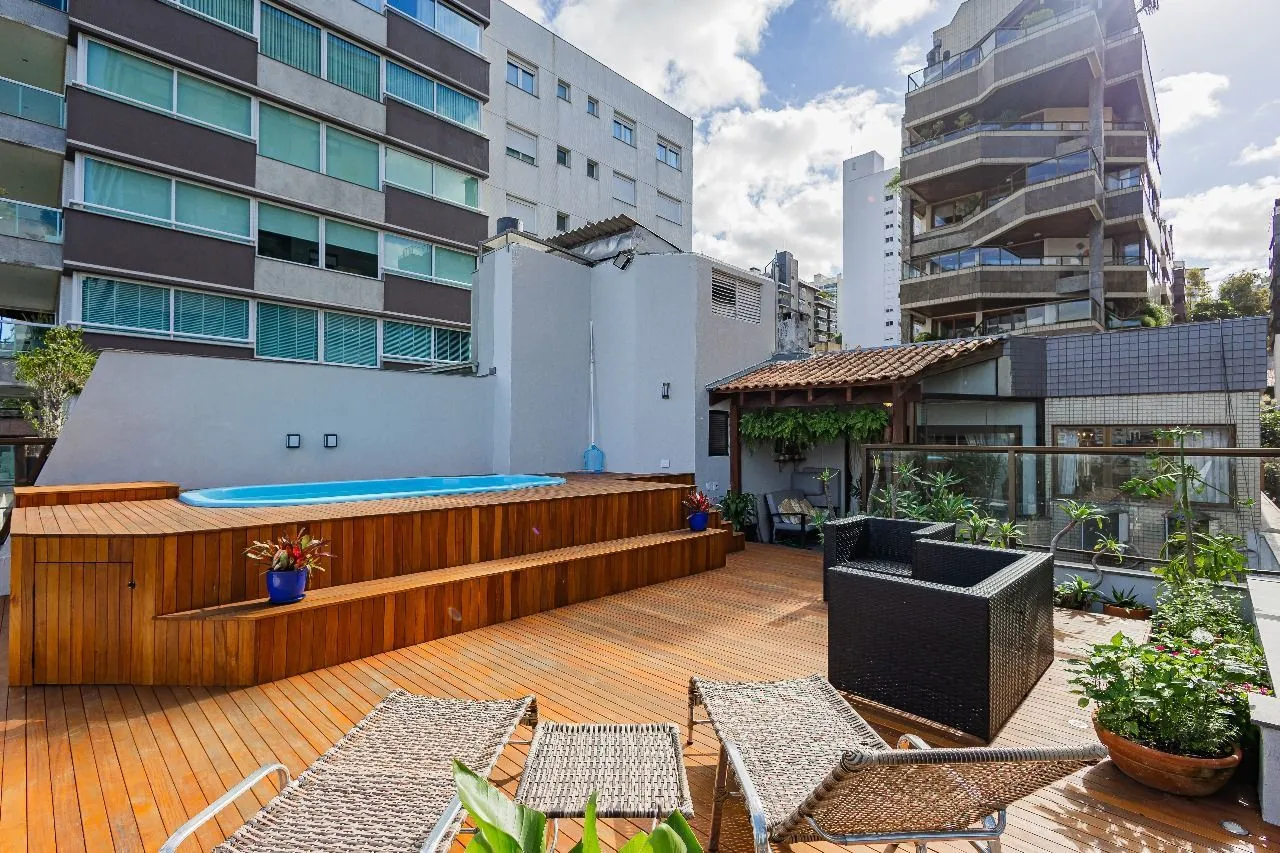 Imagem Cobertura com piscina em frente a praça da Encol no bairro Bela vista.
