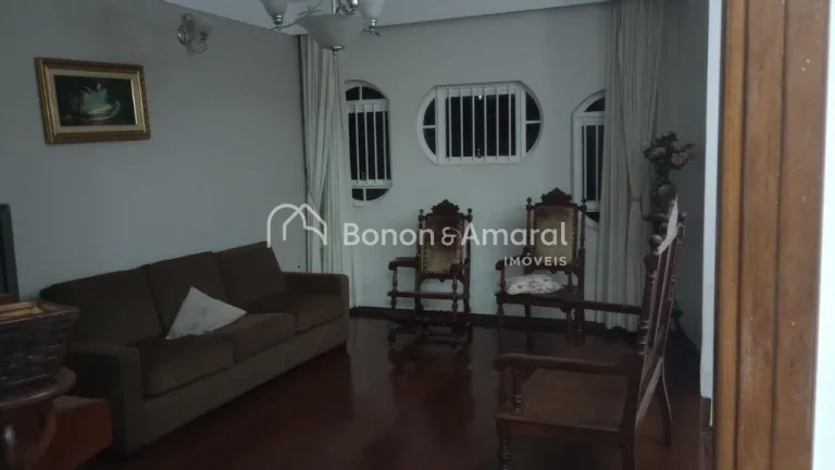 Imagem Casa à venda no Jardim Chapadão, Campinas. Excelente propriedade com 276m² de área construída, ...