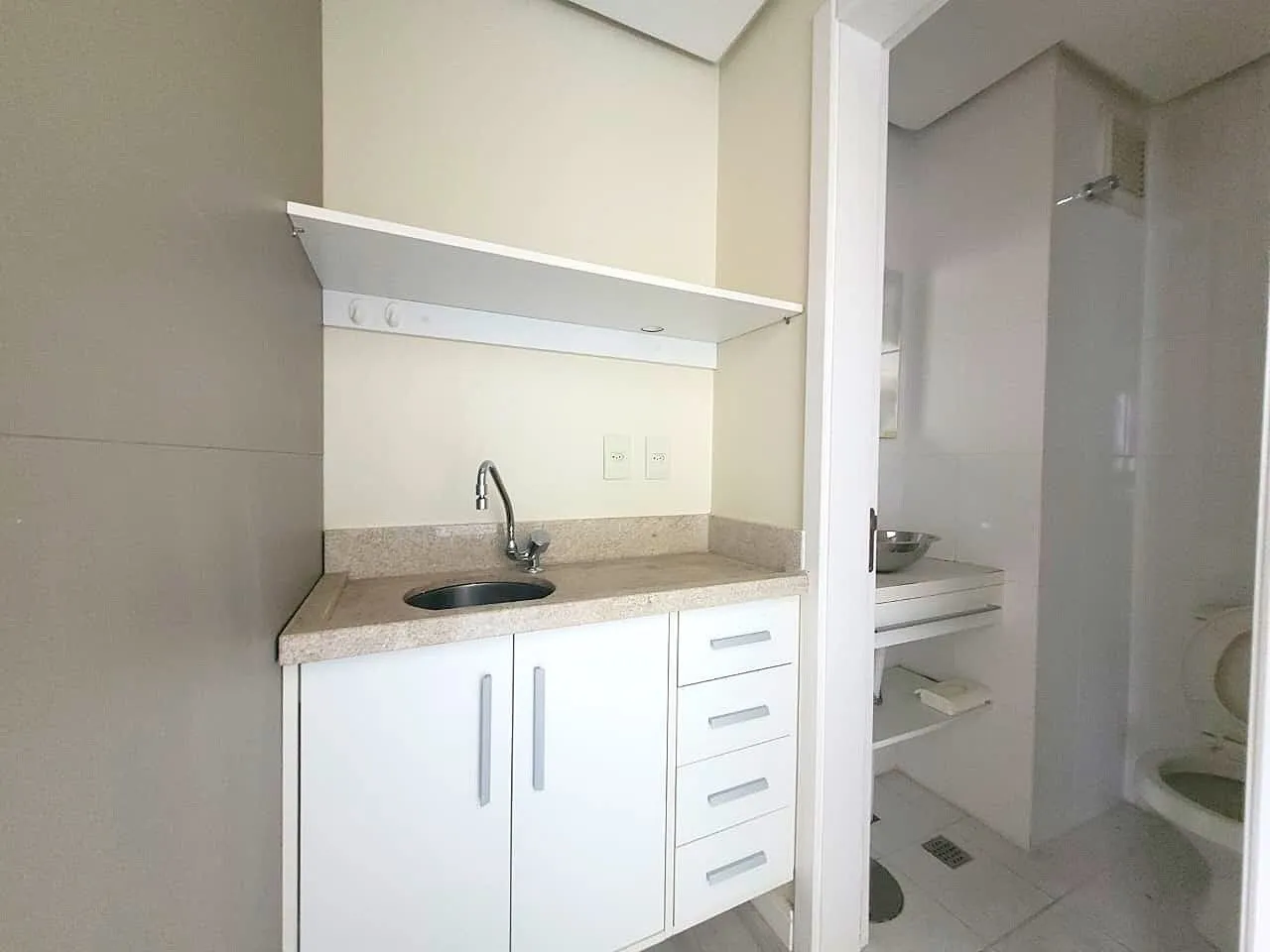 Imagem Ótima sala comercial com 1 vaga próximo a OAB