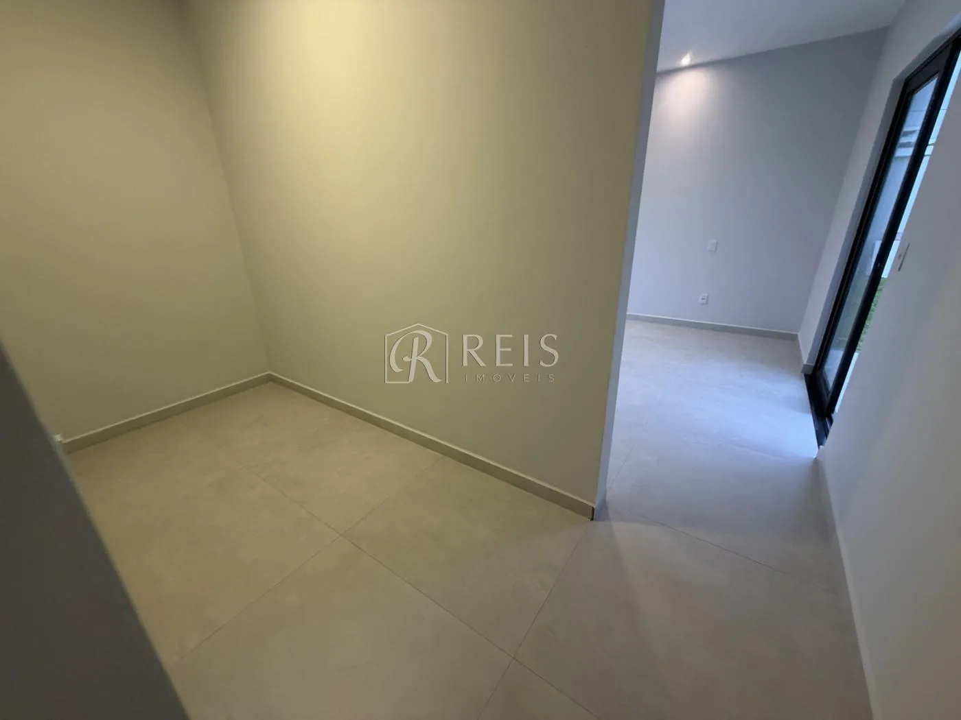 Imagem Casa para Venda em Rio das Ostras, Viverde, 3 dormitórios, 2 suítes, 4 banheiros, 2 vagas