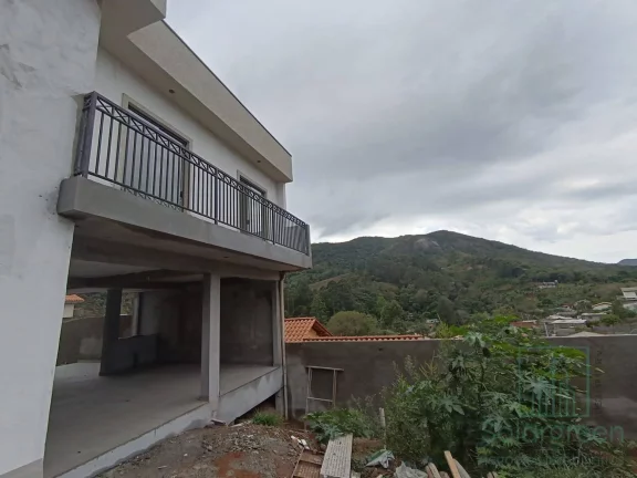 Imagem À Venda em Terra Preta, casa 3 Dorm e 3 banheiros 88 m² 790 mil