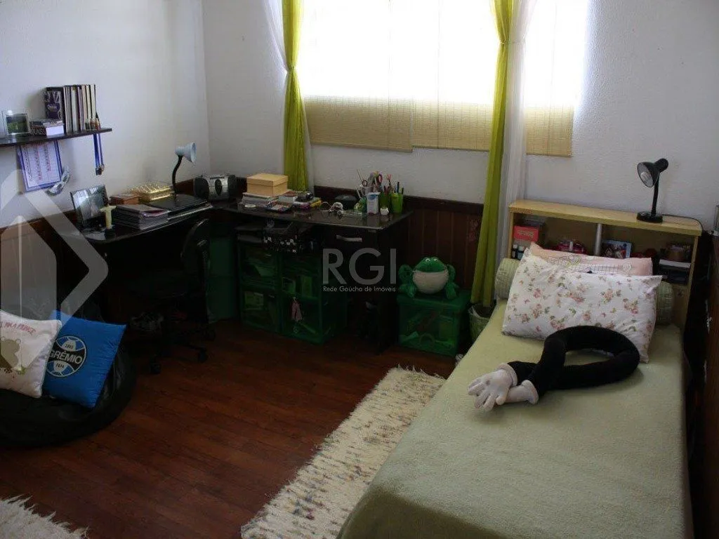 Imagem Casa para Venda - 246.24m², 5 dormitórios, sendo 1 suites, 4 vagas - Rubem Berta