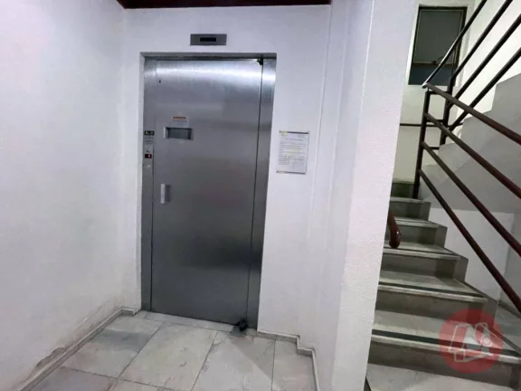 Imagem Sala comercial na rua Felipe Camarão no bairro Rio Branco.