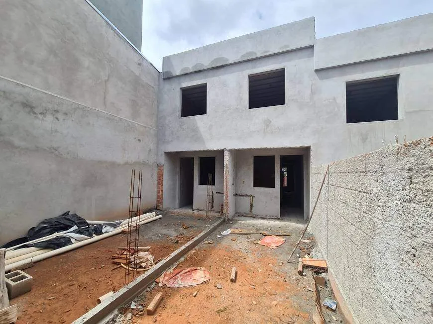 Imagem Casa Duplex em Obras - BH - Mantiqueira - 2 Quartos (2 Suítes) - 2 Vagas