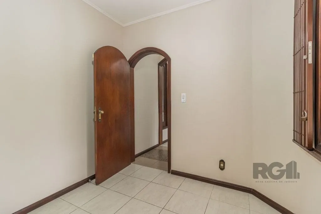 Imagem Casa com 287m², 5 dormitórios, piscina, 4 vagas no bairro Jardim Itu