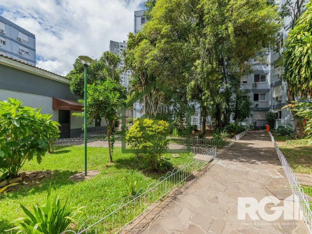 Imagem Apartamento 2 dormitórios no bairro Partenon Excelente apartamento de dois dormitórios, living, co...