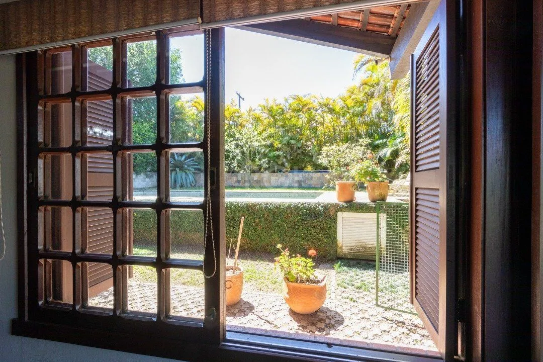 Imagem Casa para Venda - 357.28m², 4 dormitórios, sendo 1 suites, 4 vagas - Jardim Isabel