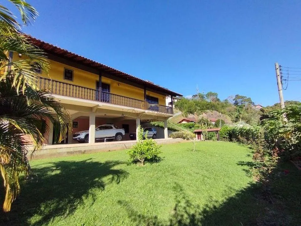 Imagem Casa para Venda em Teresópolis / RJ no bairro Golfe