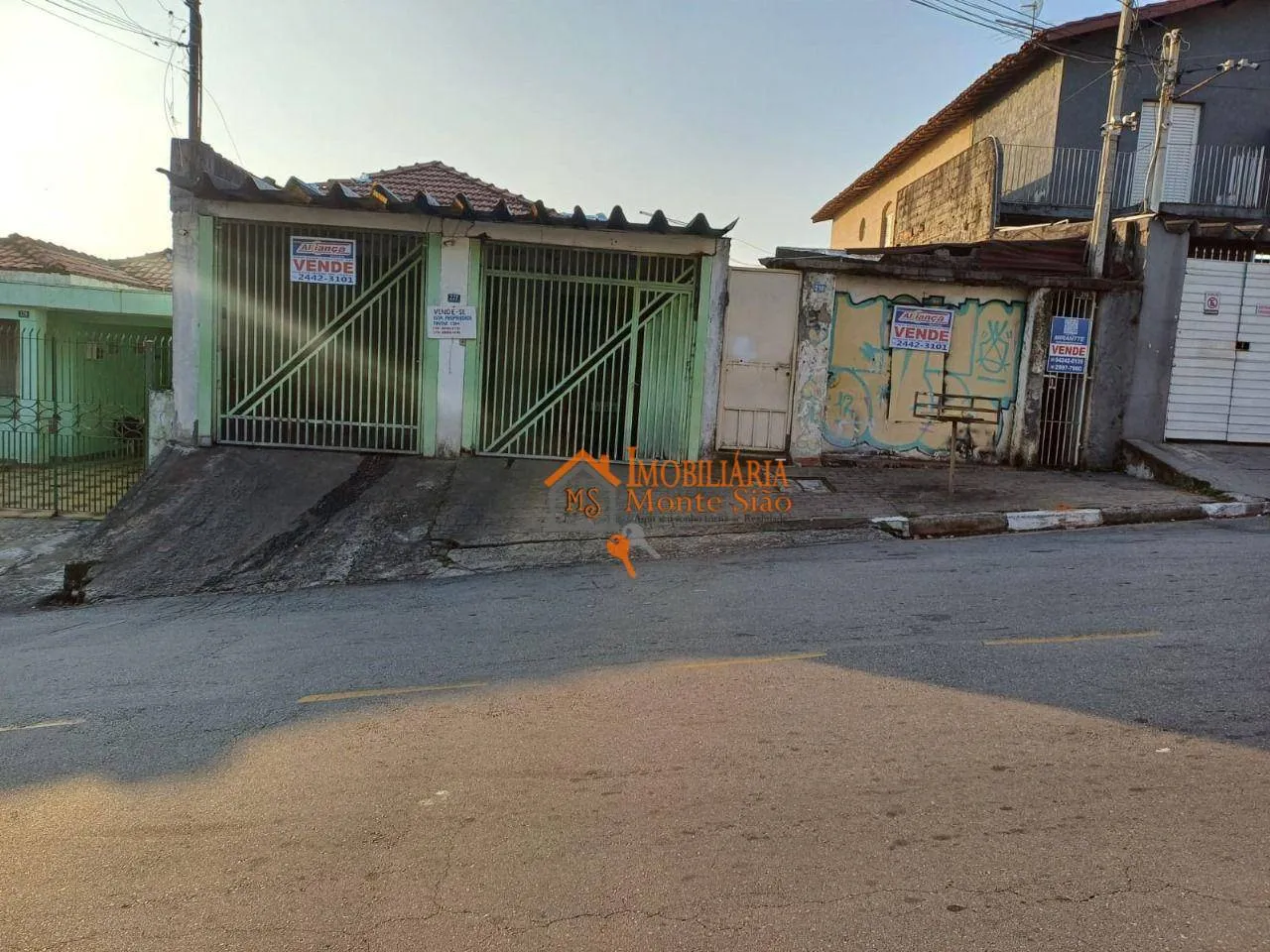 Foto do imóvel Casa com 2 dormitórios à venda, 300 m² por R$ 745.000,00 - Jardim Vila Galvão - Guarulhos/SP
