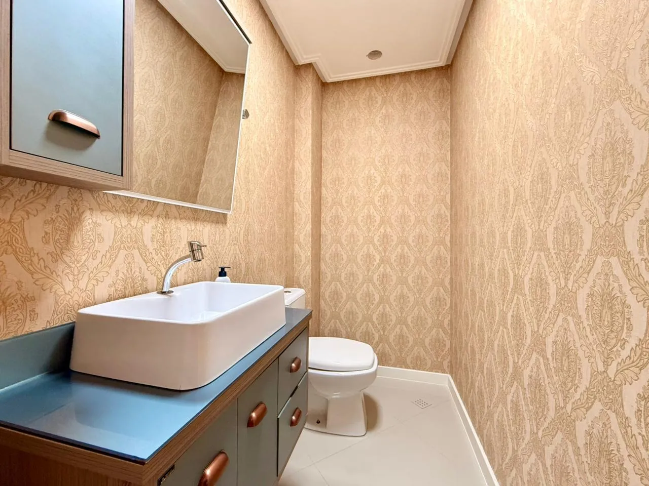 Imagem Apartamento com vista para o mar à venda com 120m2 por R$ 2.250.000,00