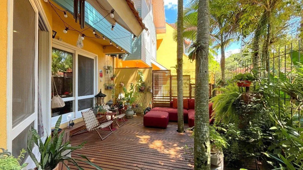 Imagem Casa em Condomínio para comprar no bairro Tristeza com 3 dormitórios