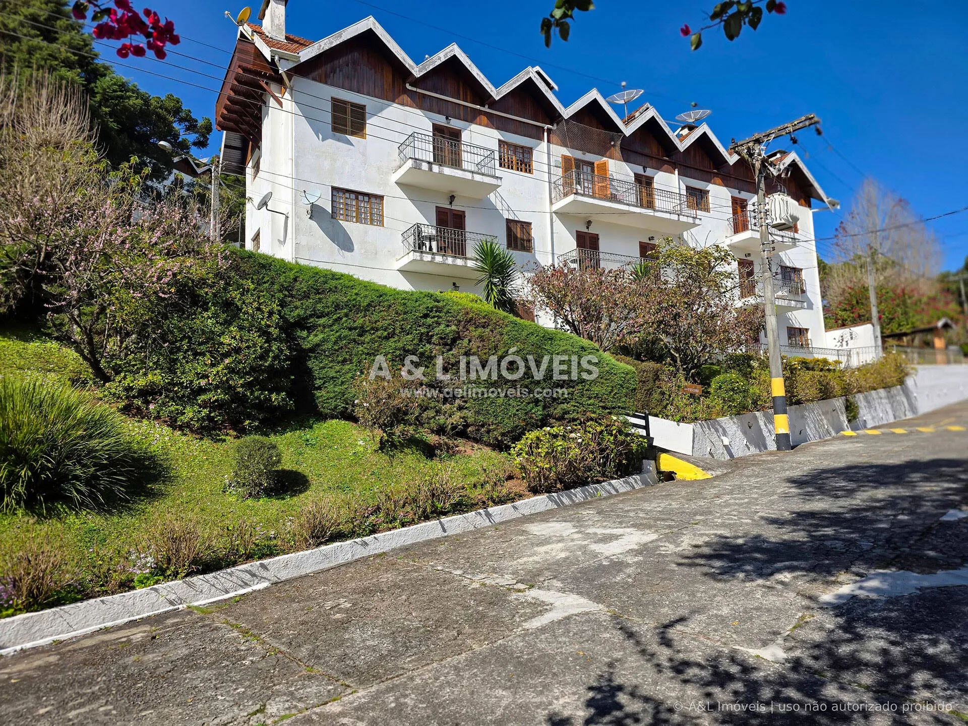 Imagem Apartamento com 3 dormitórios à venda em Campos do Jordão | 106,02 m²