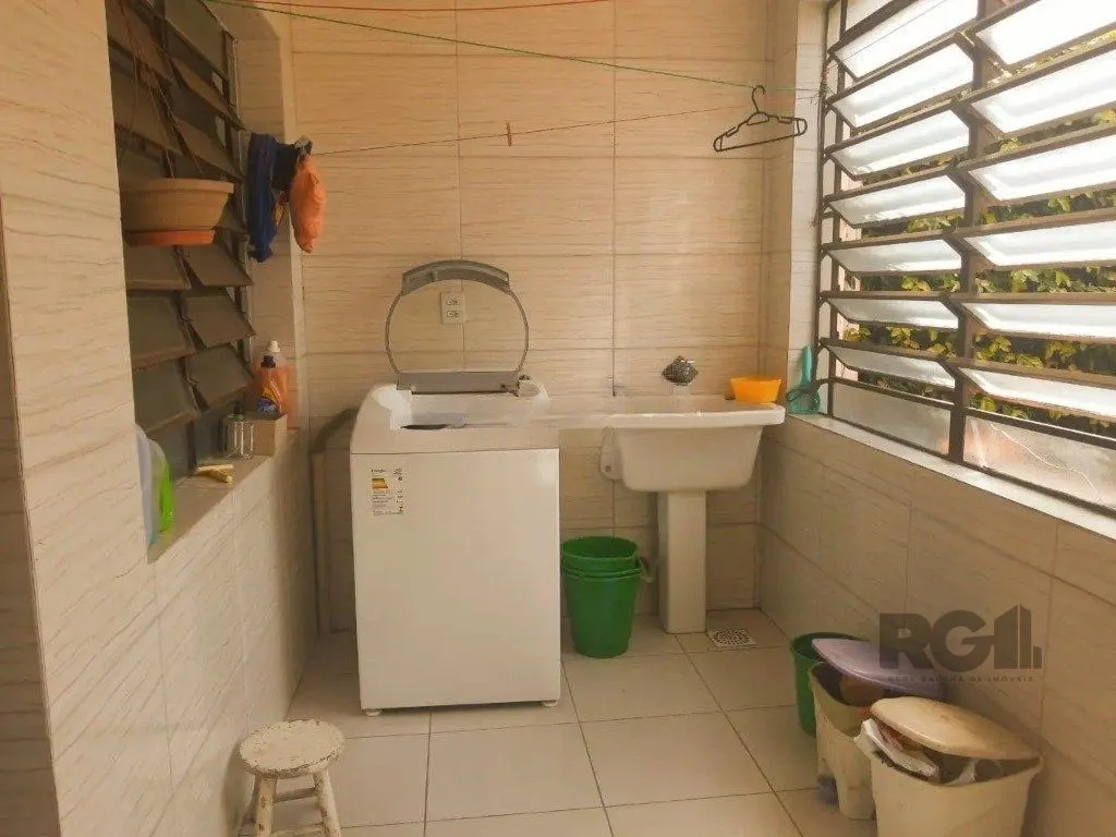 Imagem Casa com 3 dormitórios no bairro Tristeza