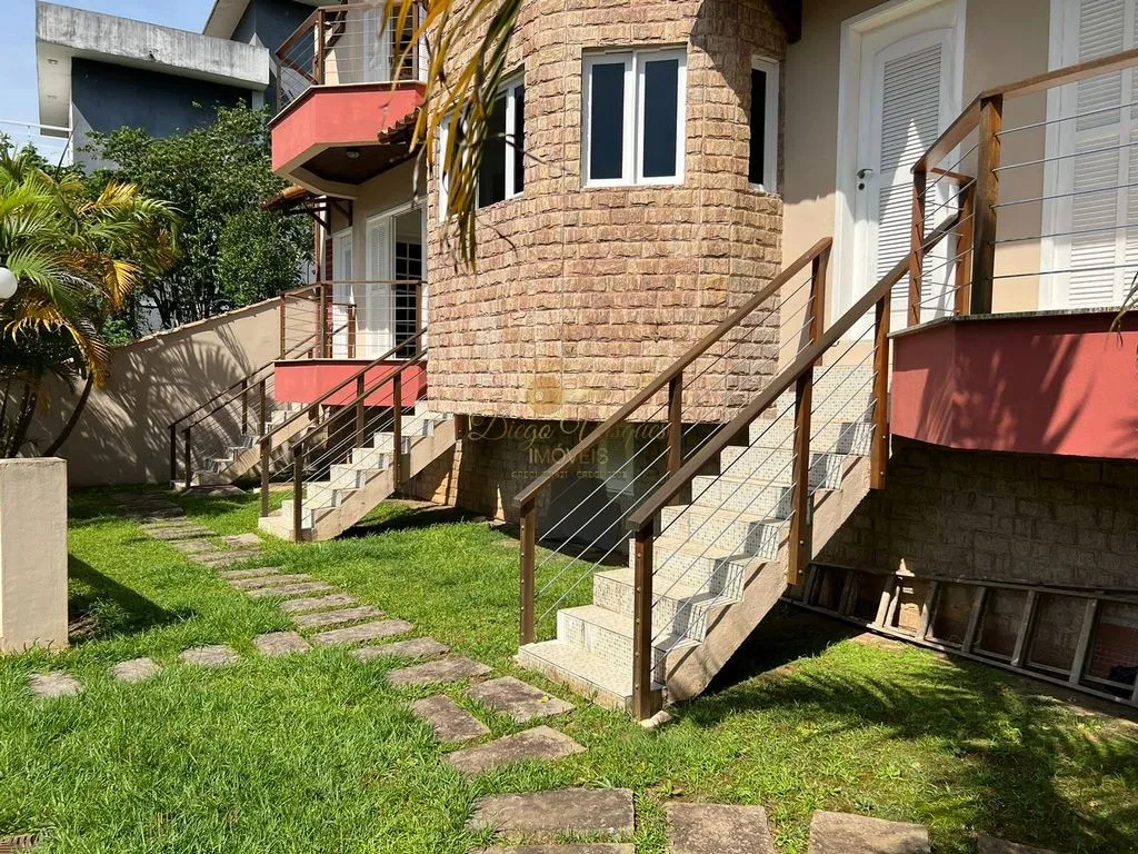 Imagem Casa em Condomínio para Venda em Teresópolis / RJ no bairro Comary