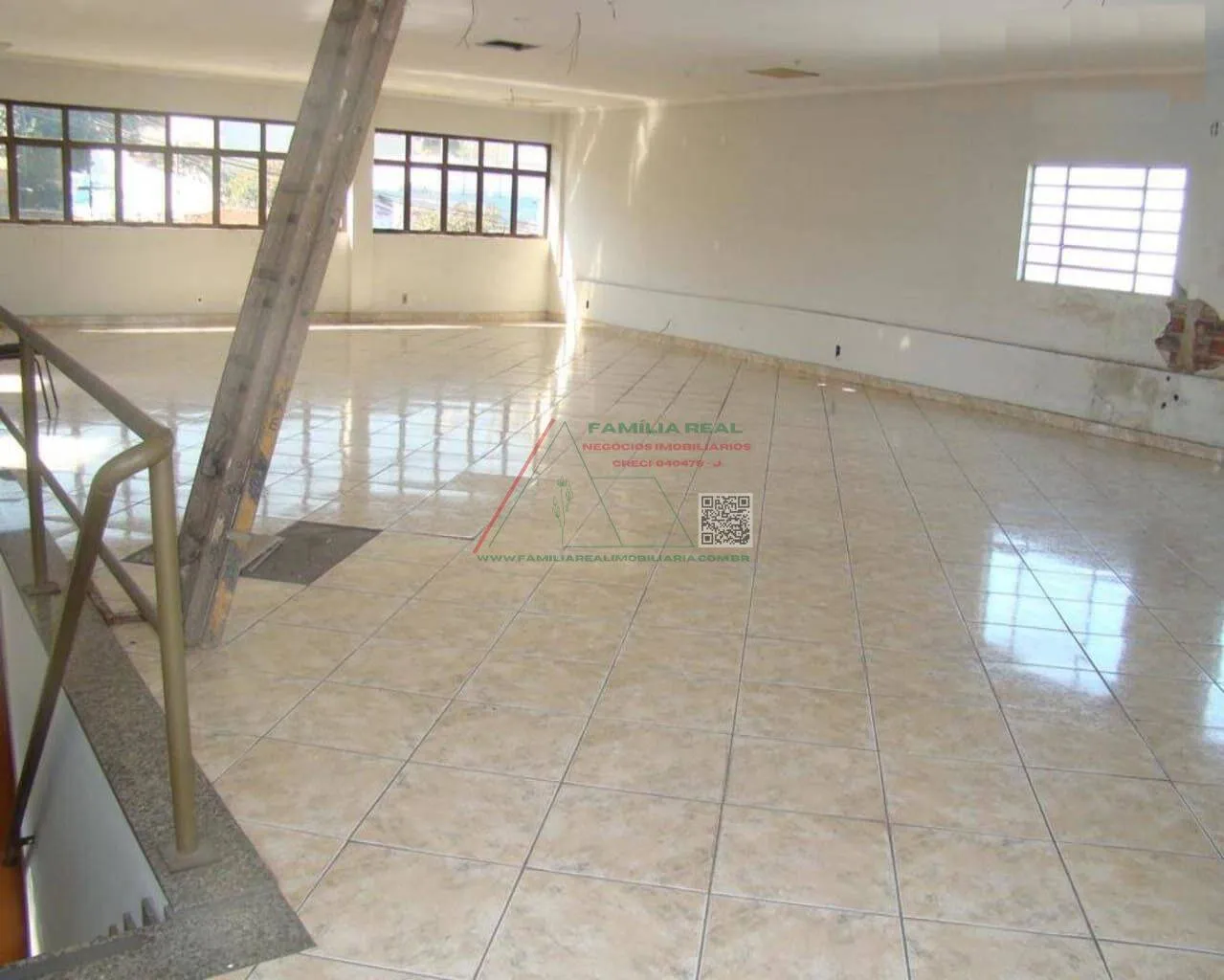 Imagem Prédio comercial para Venda, com 647,47 M² de construção