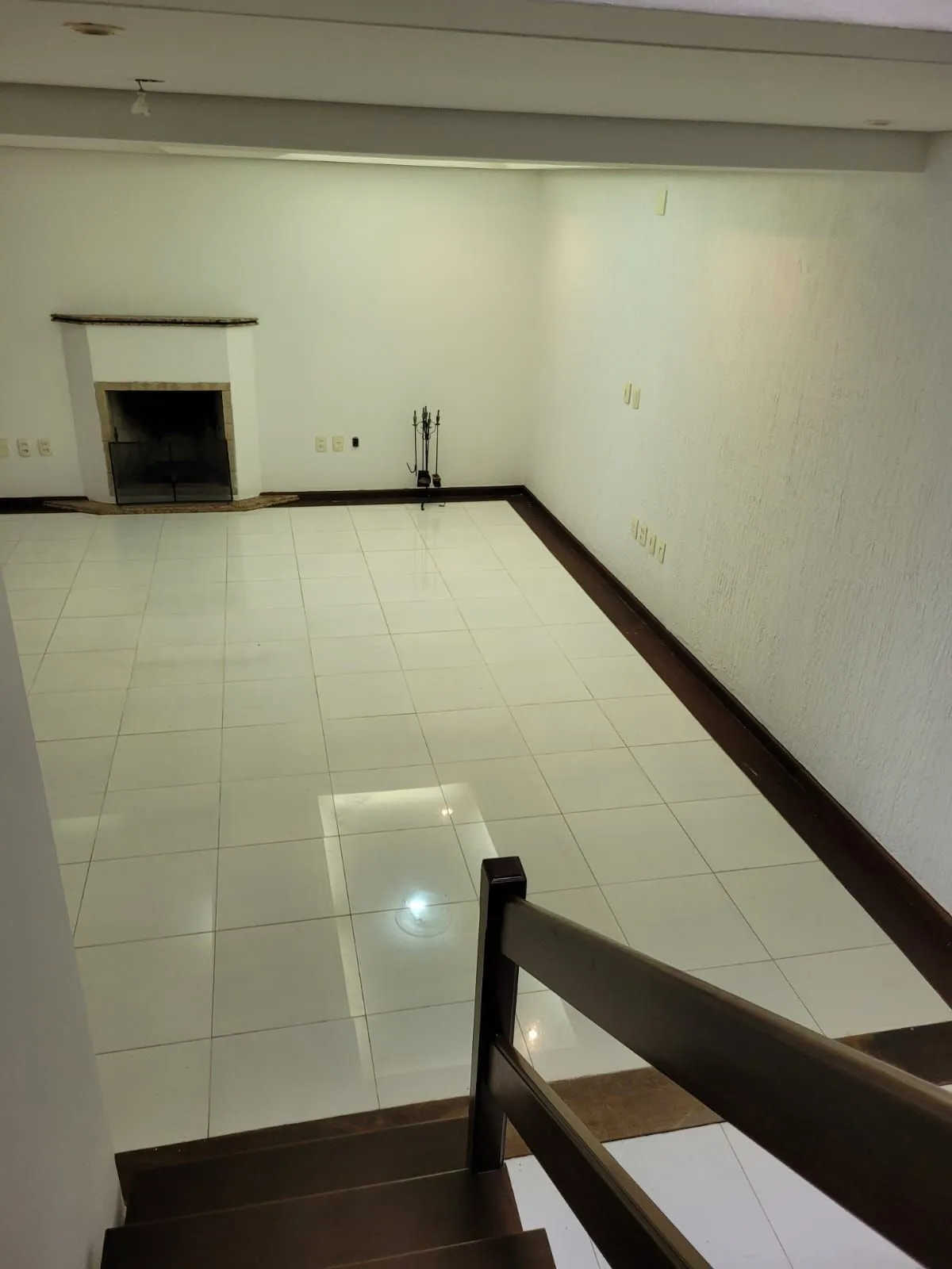 Imagem Casa no bairro Ipanema com 291 m² de área privativa e 8 garagens