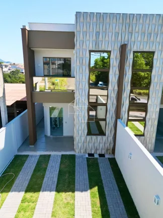 Imagem Casa Triplex em Morada de Laranjeiras