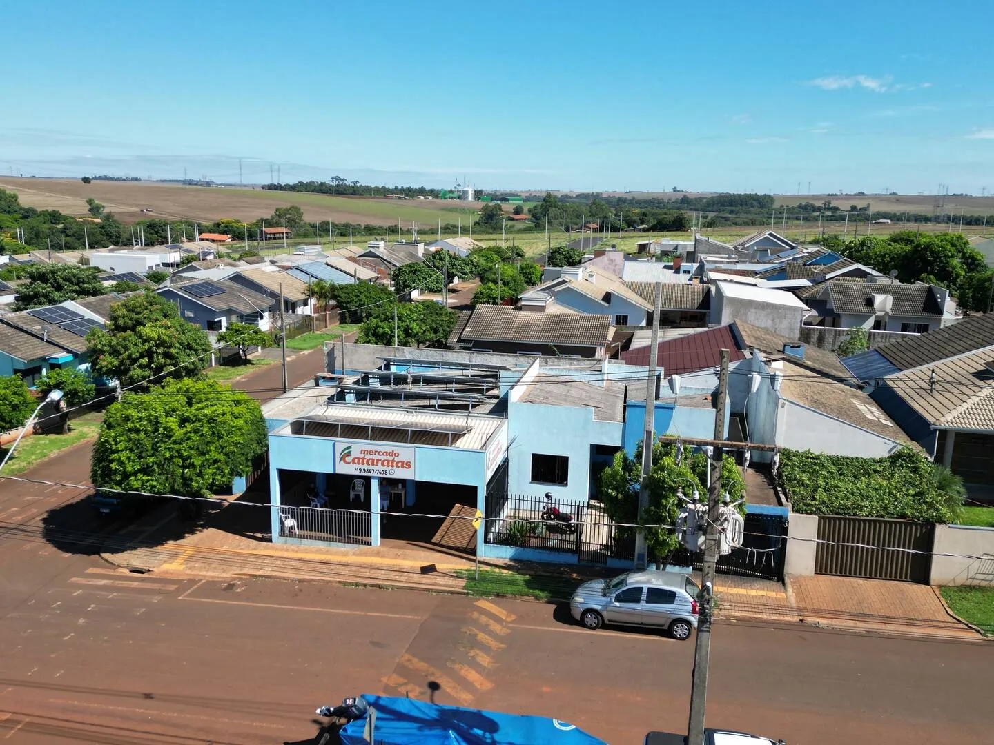 Imagem Casa à venda com sala comercial em São Miguel do Iguaçu - Bairro Cataratas - Imóvel de esquina com churrasqueira e energia solar