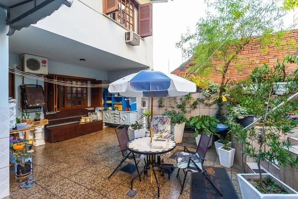 Imagem Casa espaçosa com 6 dormitórios e vista incrível no Cristo Redentor