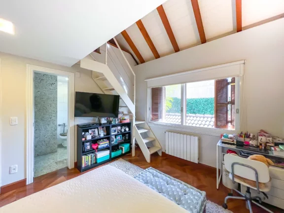 Imagem Casa em Condomínio para venda no bairro Três Figueiras em Porto Alegre