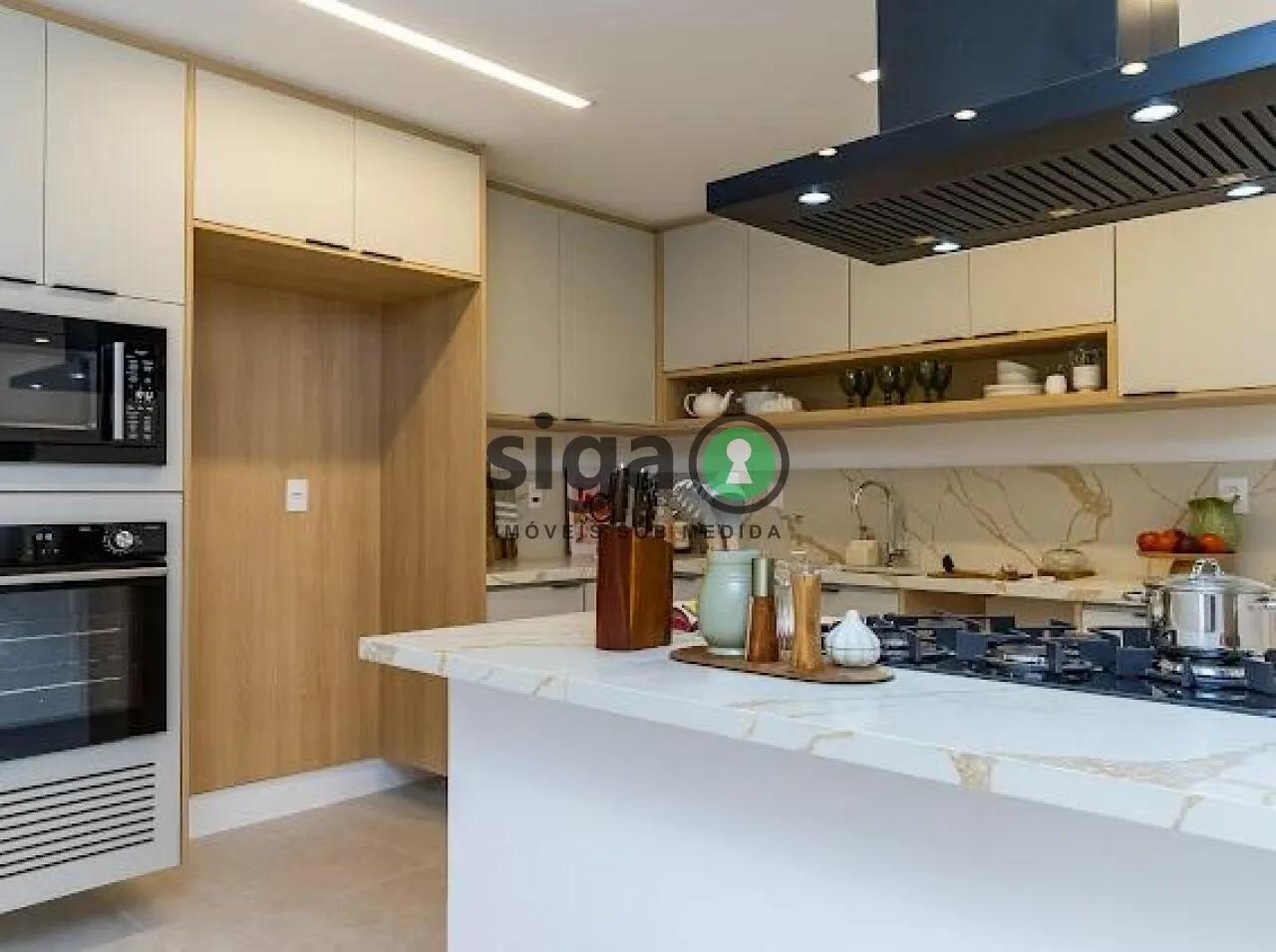 Imagem Apto à Venda com 142m², Cerqueira César reformado, 2 suítes, 2 vagas sem com armários