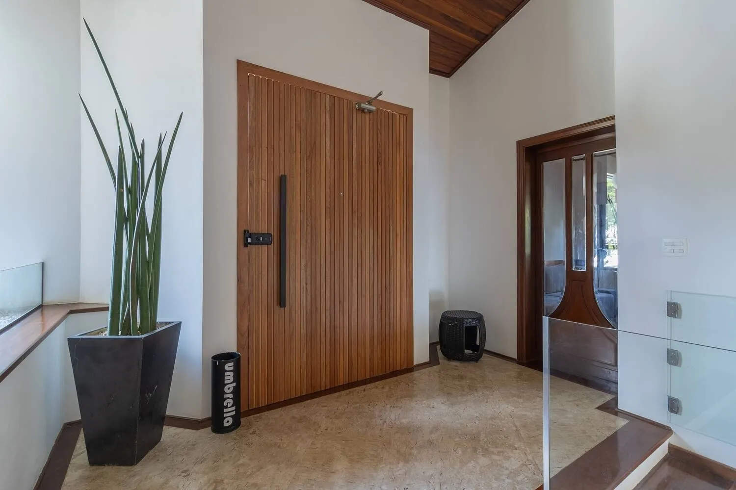 Foto do imóvel Casa de Luxo Modernizada em Alphaville ? Privacidade, Conforto e Sustentabilidade em DEZOITO DO FORTE EMPRESARIAL/ALPHAVILLE., BARUERI - SP