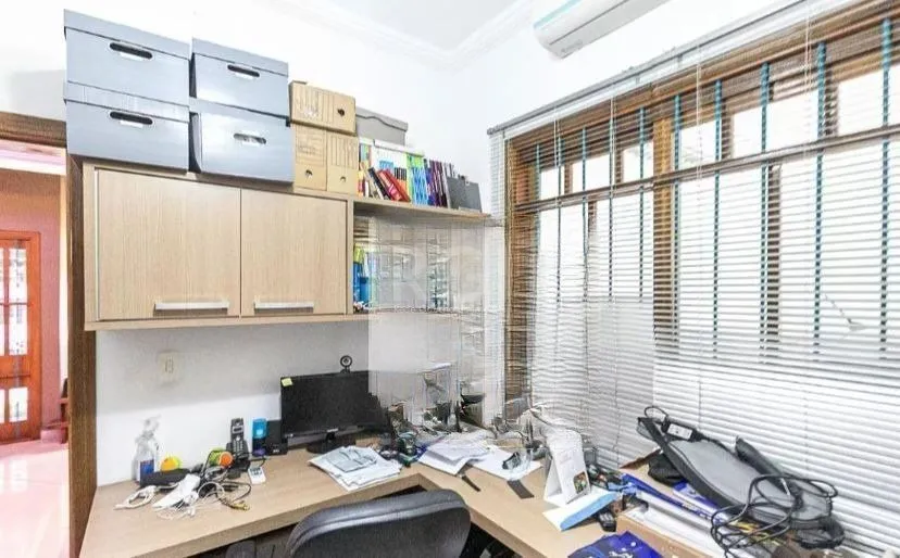 Imagem Casa para Venda - 336m², 4 dormitórios, sendo 1 suites, 2 vagas - Camaquã