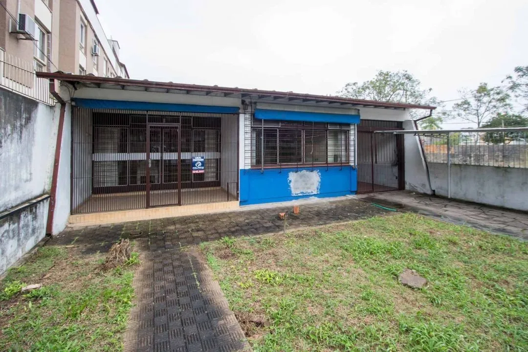 Imagem Casa para Venda - 200m², 3 dormitórios, 8 vagas - Cristal