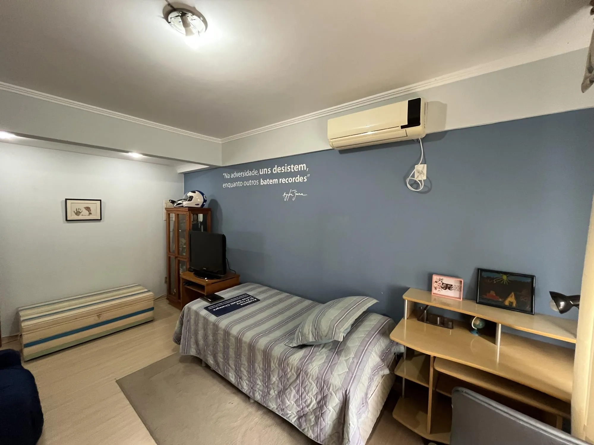 Imagem Apartamento de dois quartos com suíte no bairro Menino Deus em Porto Alegre
