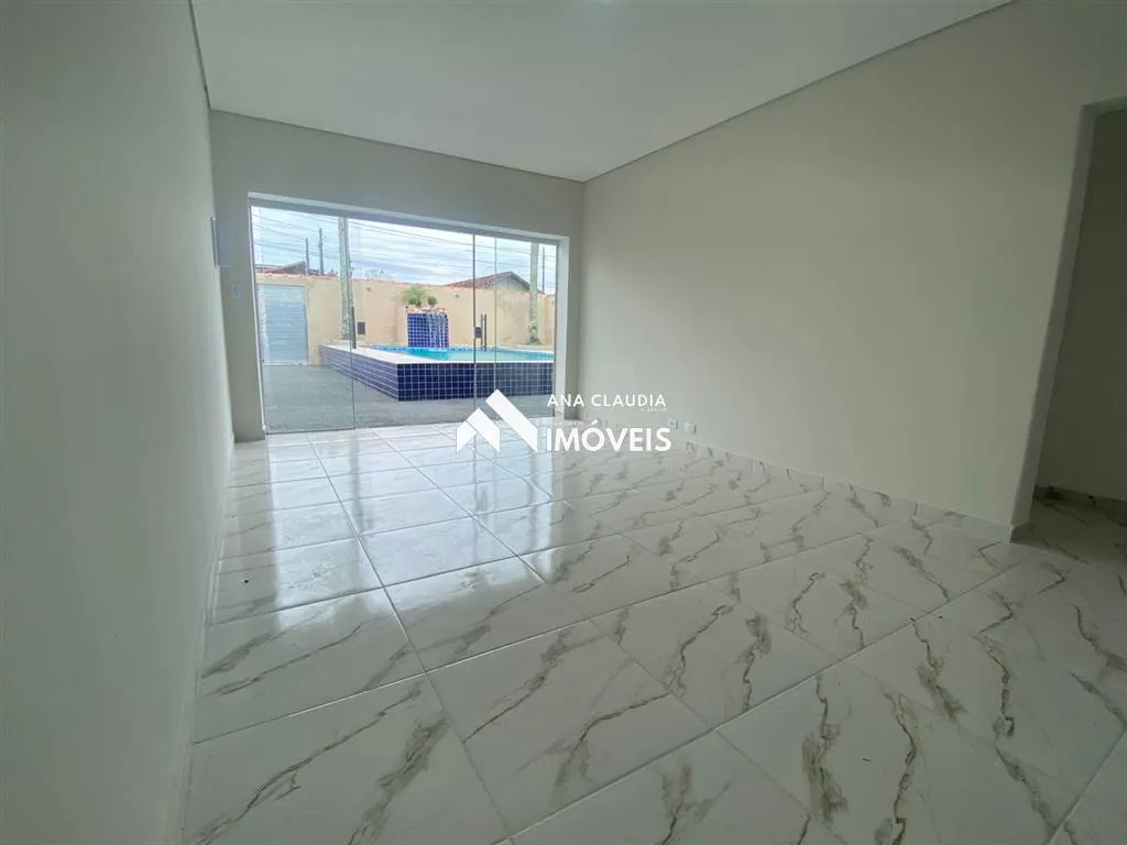 Imagem Casa ISOLADA lote inteiro