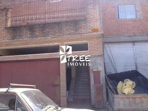 Imagem VENDA CASA no Bairro do Jardim Real distribuídos em 3 dormitórios, sala para 2 ambientes, banheiro, cozinha, lavanderia, 4 vagas coberta. Salão de fes