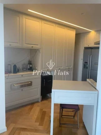 Imagem Flat disponível para venda no The Sutton House, com 210m², 3 dormitórios e 2 vagas de garagem