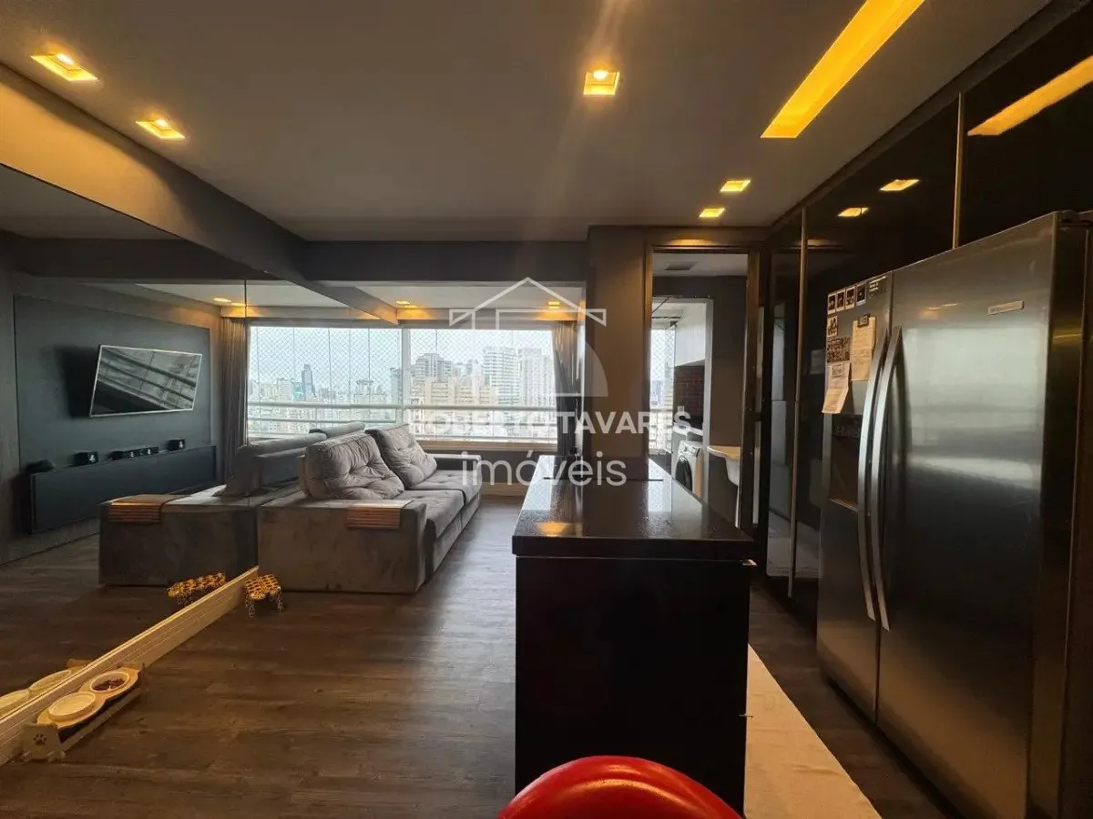 Imagem Apartamento mobiliado com 50 m², muito bem distribuídos, com 2 dormitórios, sendo 1 suíte, 1 vaga de garagem além de estar repleto de armários planejados.