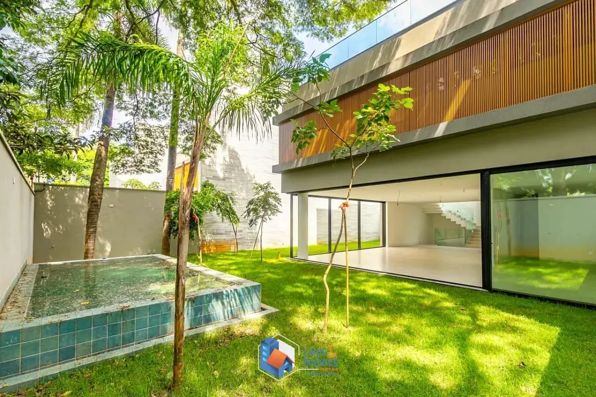 Imagem Casa em condomínio para venda em Brooklin com 3 quartos, sendo 3 suítes, 620m²