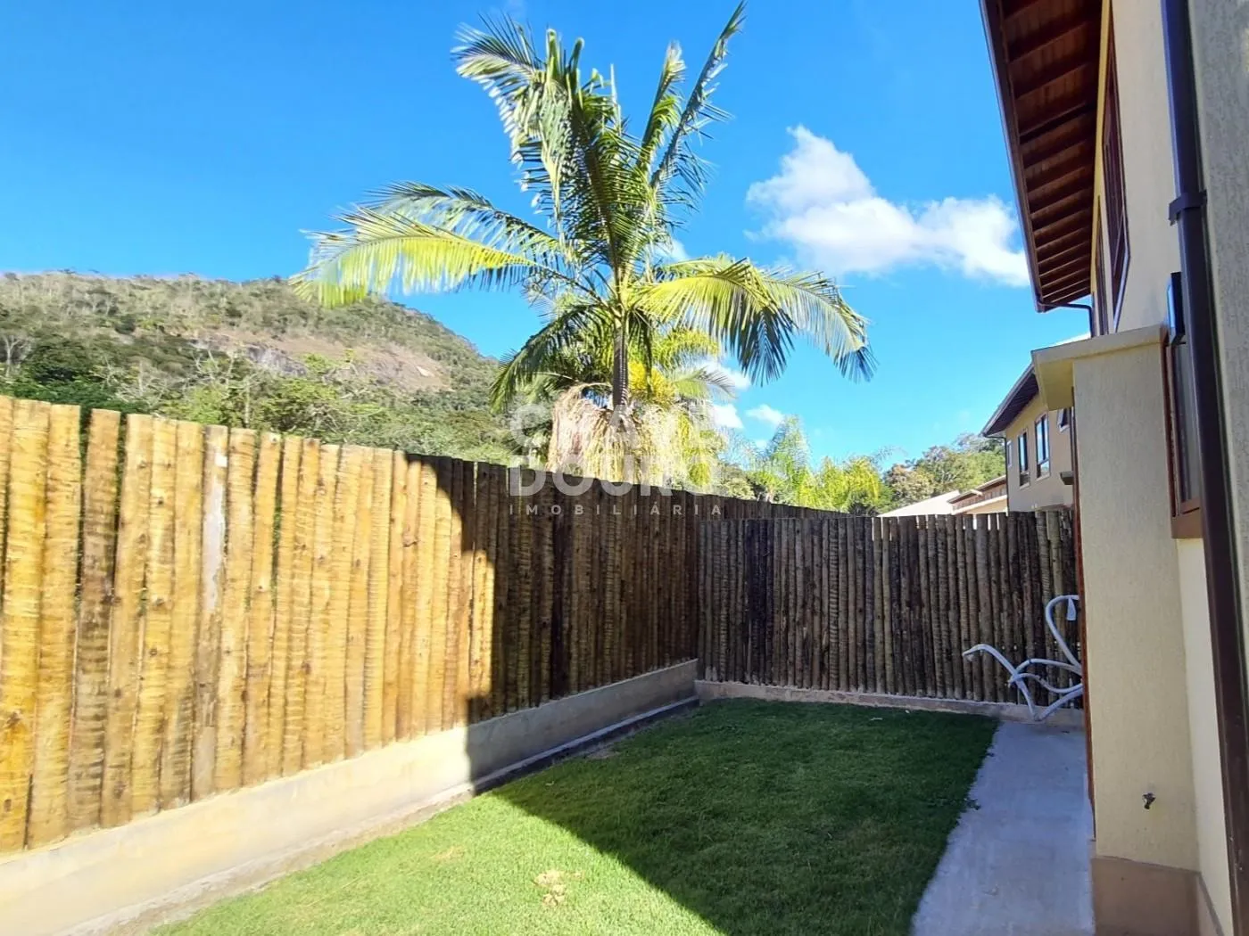 Imagem Charmosa casa em condomínio, para venda em Itaipava, Petrópolis RJ
