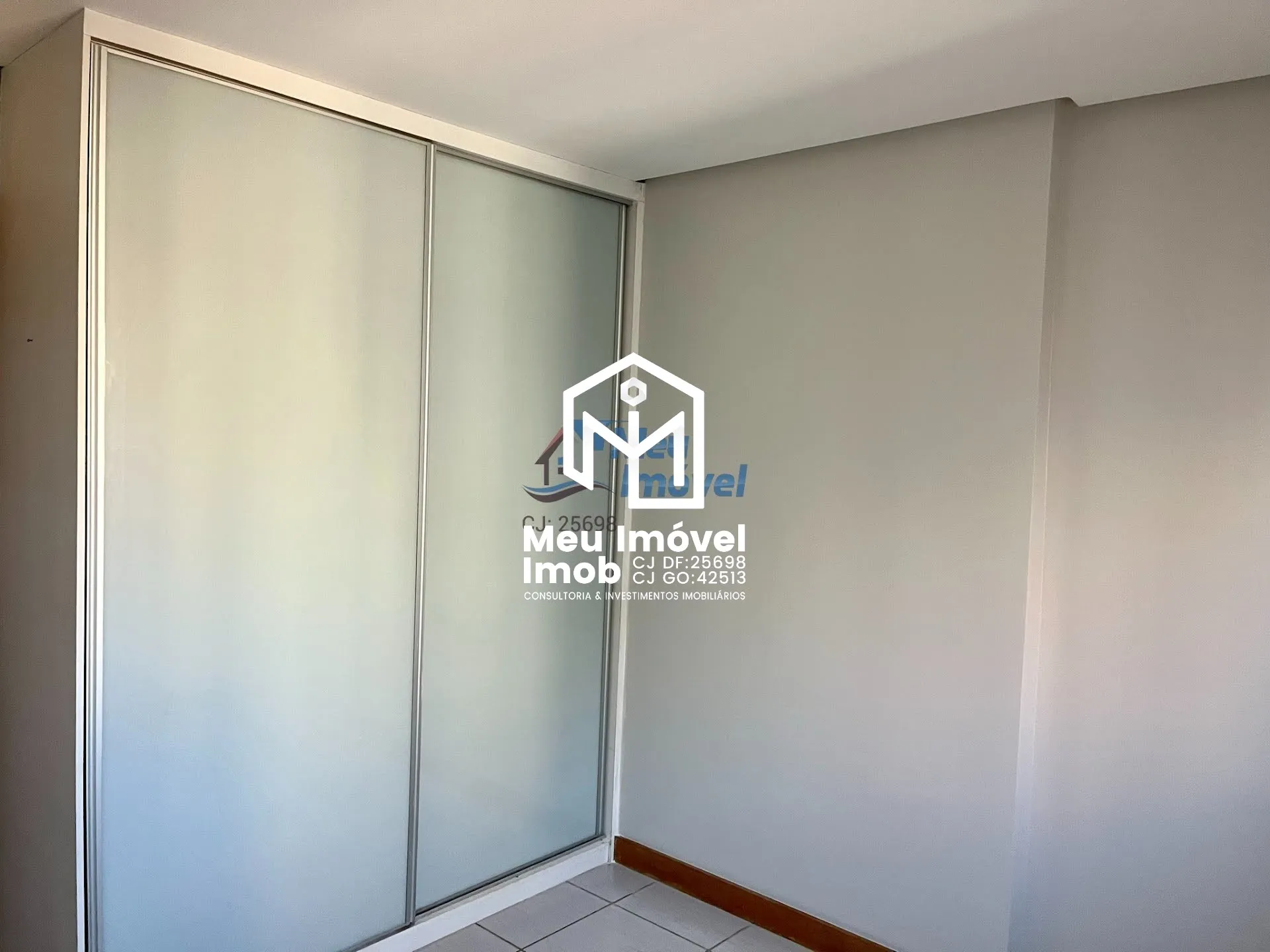 Imagem Rua 21 Ed. Le Grand Valle 3 Quartos 1 Suíte 1 Vaga 119m² Reformado Armários FGTS
