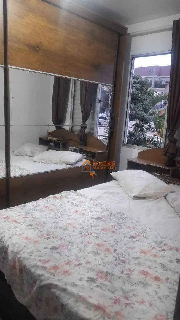 Imagem Apartamento com 2 dormitórios à venda, 44 m² por R$ 240.000,00 - Água Chata - Guarulhos/SP
