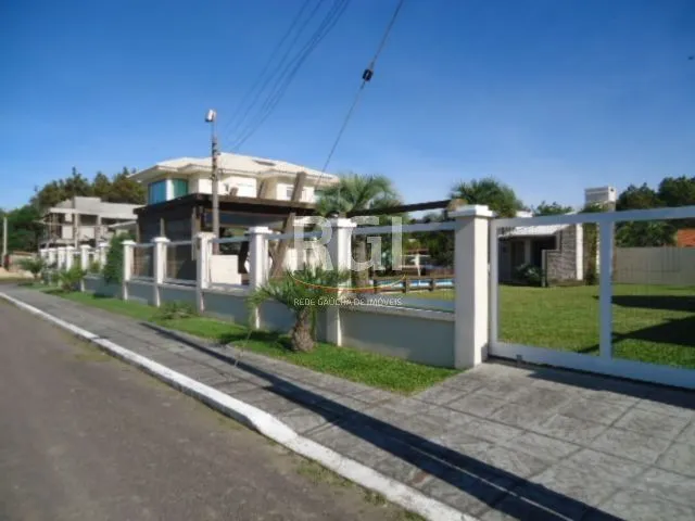 Imagem Casa para Venda - 320m², 4 dormitórios, sendo 2 suites, 3 vagas - Centro