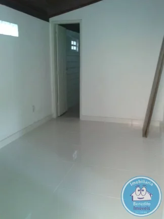 Imagem Alugo casa Térrea com 03 dormitórios em Porto Seguro
