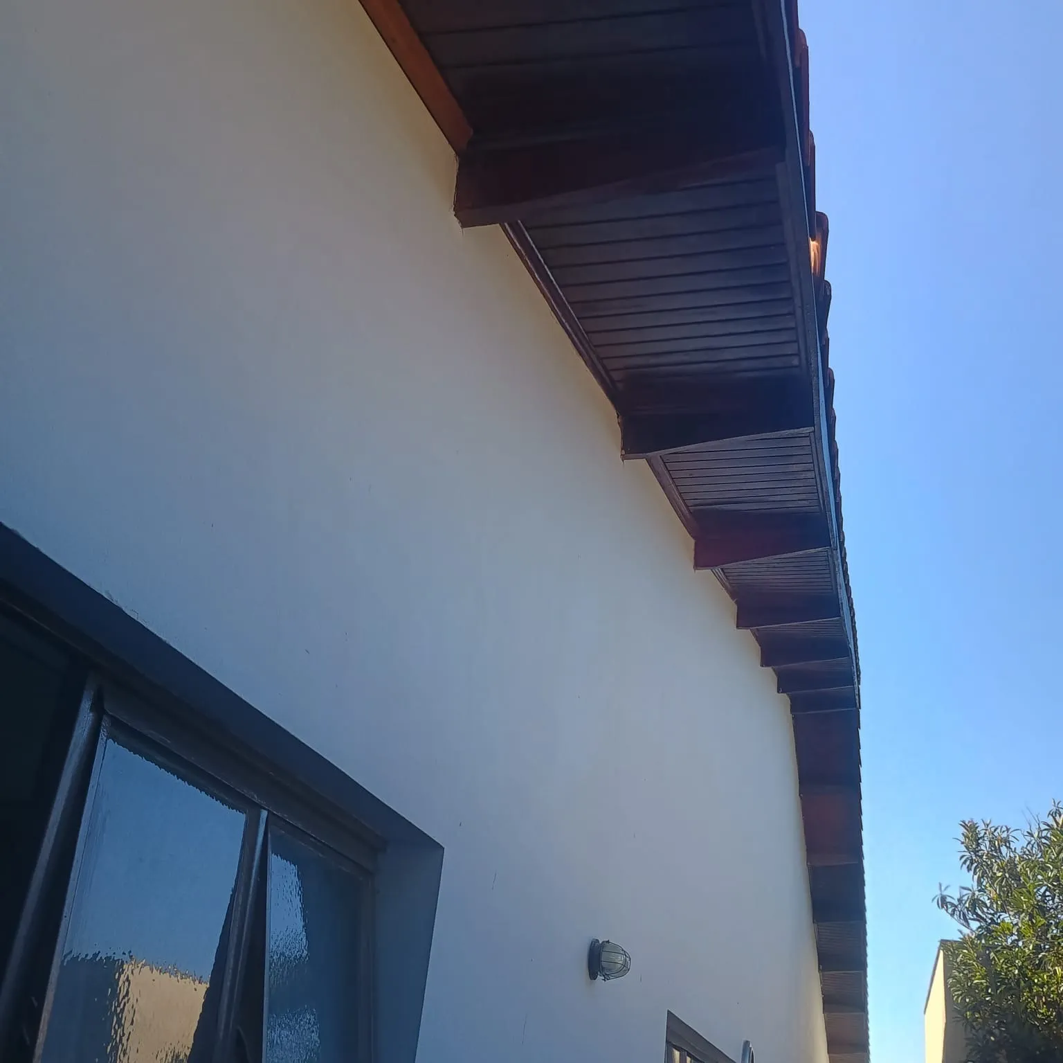 Imagem Campolim | Casa térrea | 340 m² construídos | Terreno de 360 m² | 3 dormitórios, 1 suíte | Escritório | Closet | 3 vagas | Residencial ou Comercial