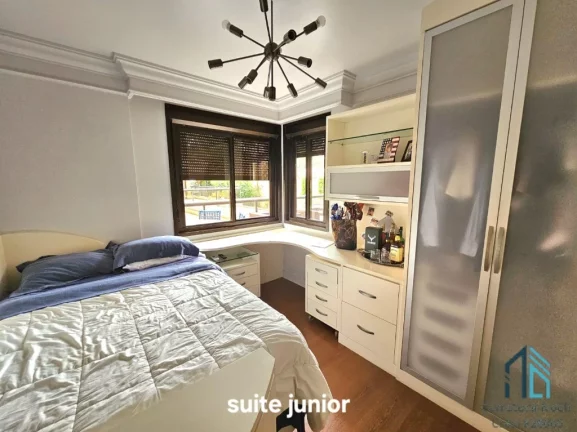 Imagem Apartamento mobiliado e decorado, com 325 m2 de área privativa, 4 quartos (2 suítes), 3 vagas Florianópolis SC