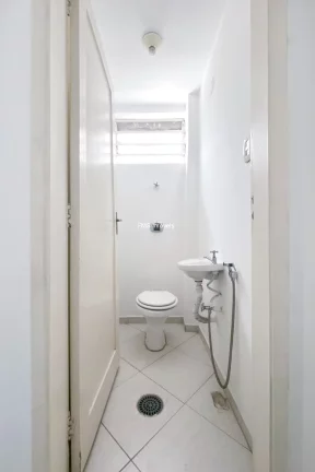 Imagem Conjunto Comercial de Alto Padrão na Consolação: 3 Salas, 1 Vaga, 84m² - Venda ou Locação em São Paulo-SP!