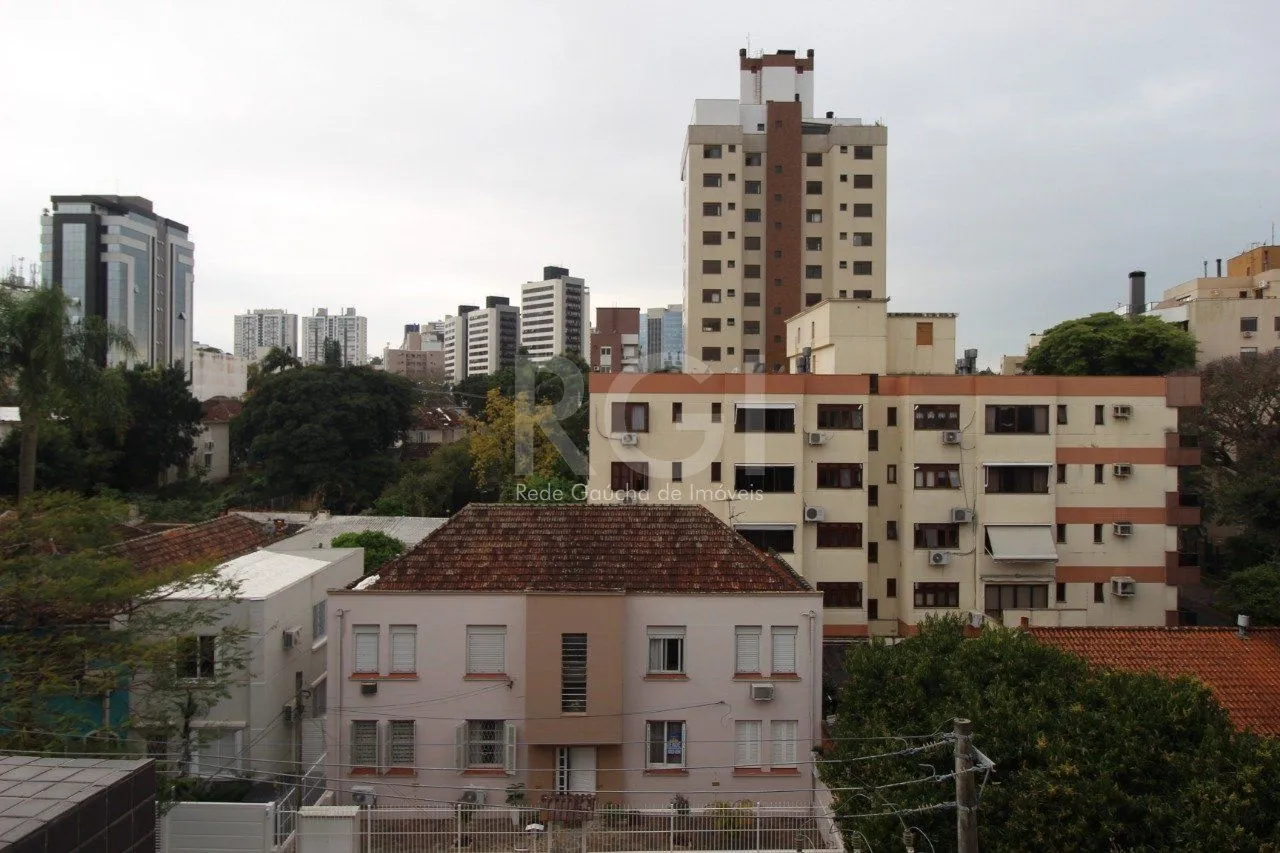 Imagem Cobertura para Venda - 106.84m², 3 dormitórios, sendo 2 suites, Petrópolis